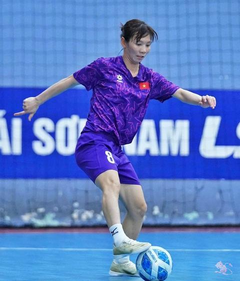 Thùy Trang ‘mục tiêu kép’: Futsal World Cup và chung kết châu Á!